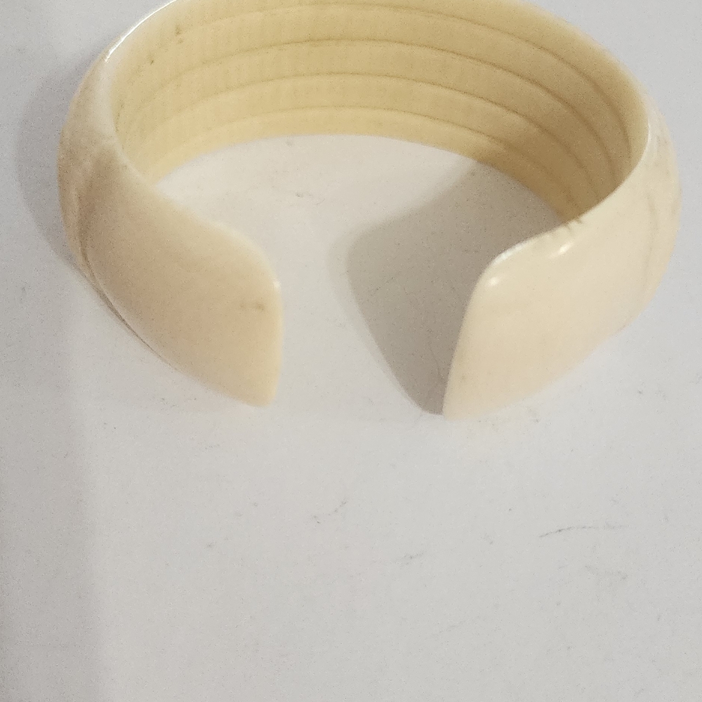 Ivory Polished Cuff  Bangle - Picture 6 of 7
